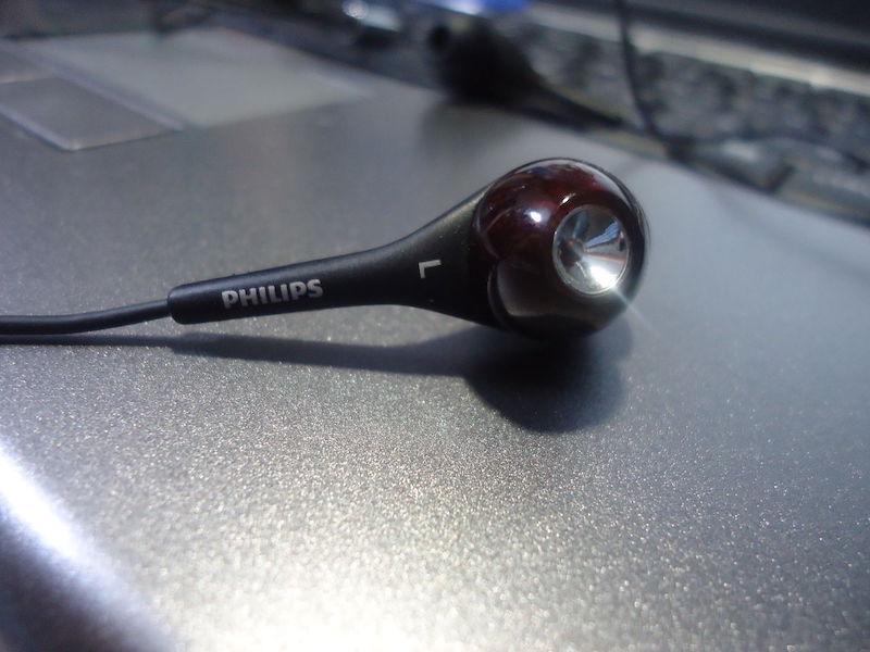 イヤホン　SHE9500