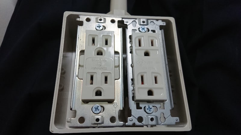 自作電源タップ・その2　ホスピタルグレードの壁コンで電源タップを作る！